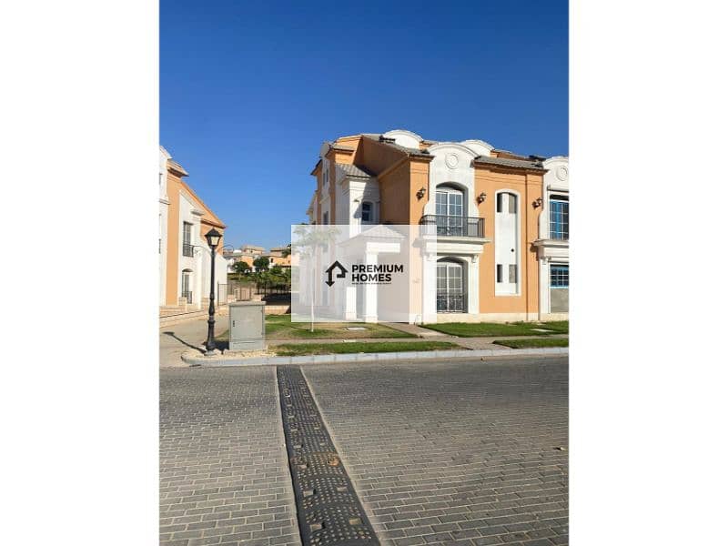 Twin house for sale, immediate delivery, with a view of green spaces and water bodies, in Layan Sabbour Compound, in the heart of the Fifth Settlement 5