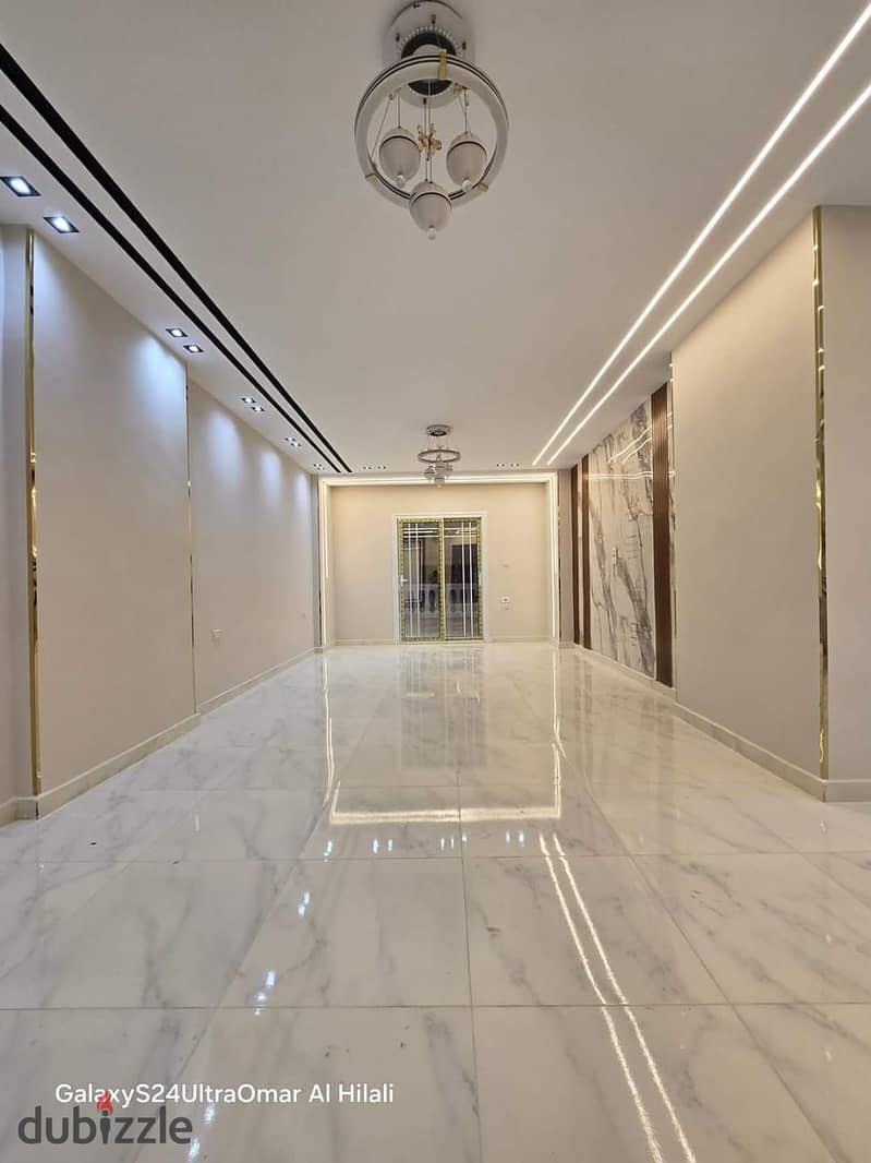 For sale 145 m apartment in Lugar Compound in  Sheikh Zayed City in installments over 8 years للبيع شقة 145م لقطة فى كمبوند لوجار بمدينة الشيخ زايد 1