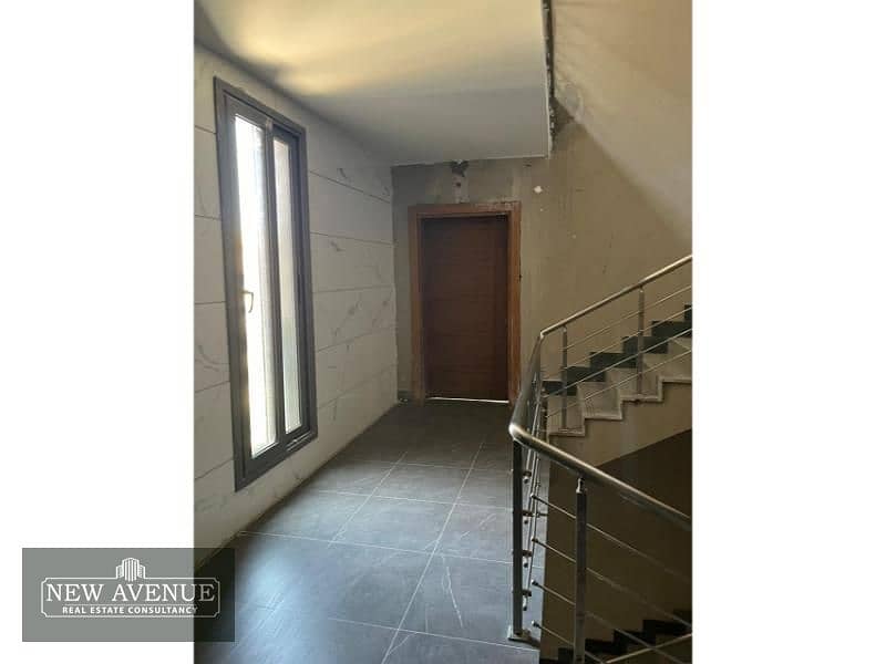 Apartment ready to move prime location-Silver Palm 3