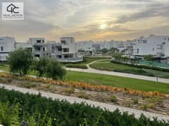 Standalone Open view over landscape in Hyde park