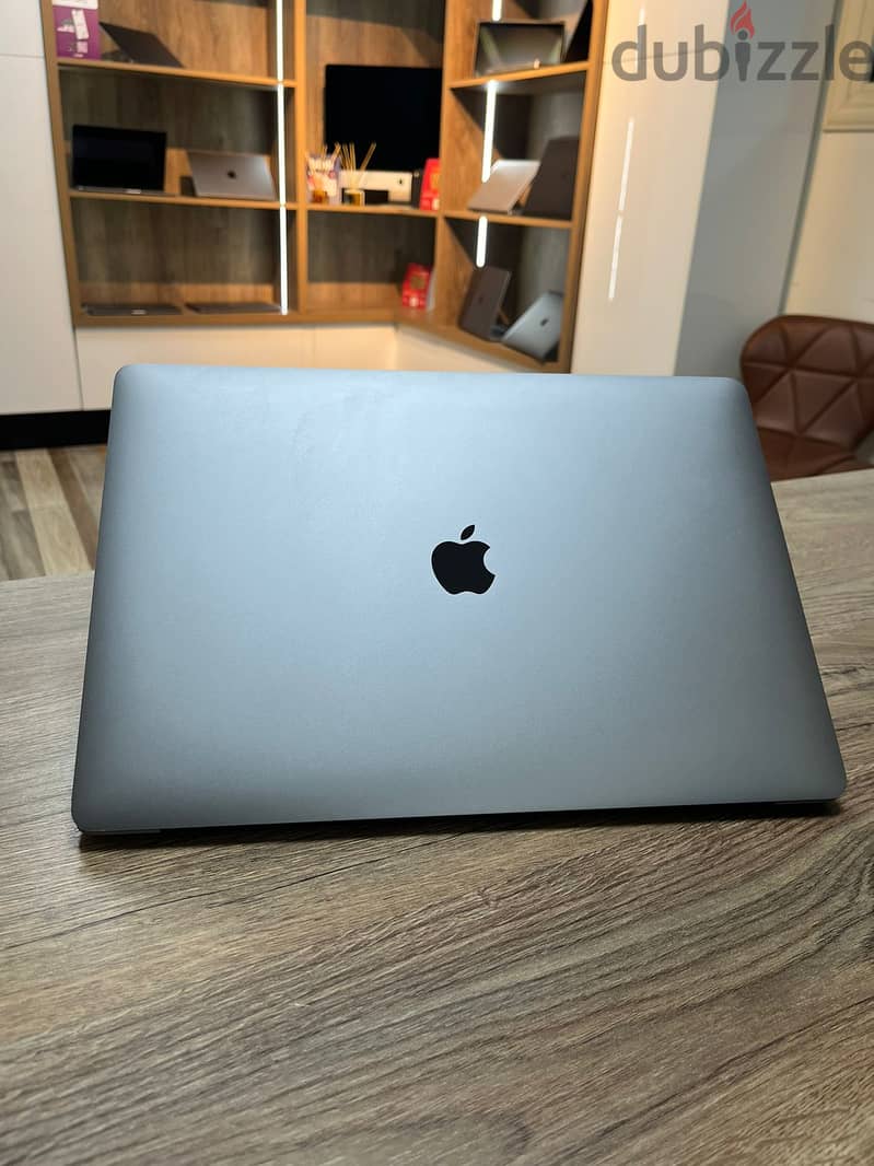 Macbook Pro 15 inch 2019 بافضل سعر وضمان 7