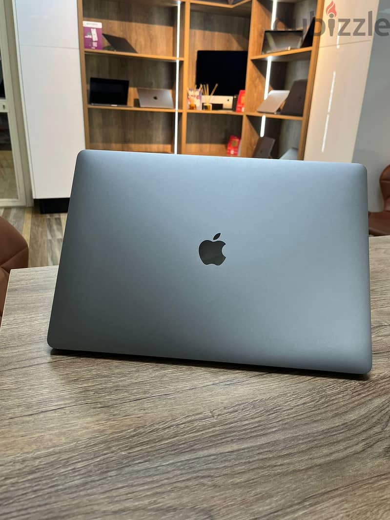 Macbook Pro 15 inch 2019 بافضل سعر وضمان 8