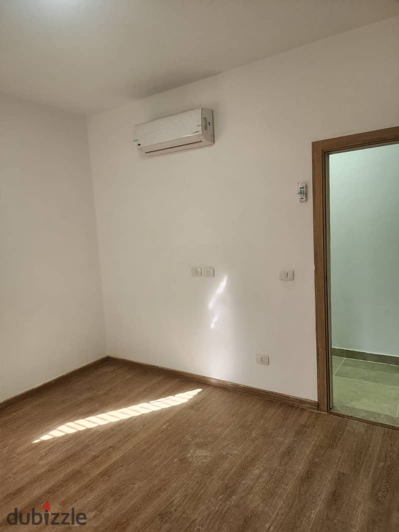 Apartment for rent with kitchen and air conditioners in Fifth Square Marasem Compound in Fifth Settlement 9