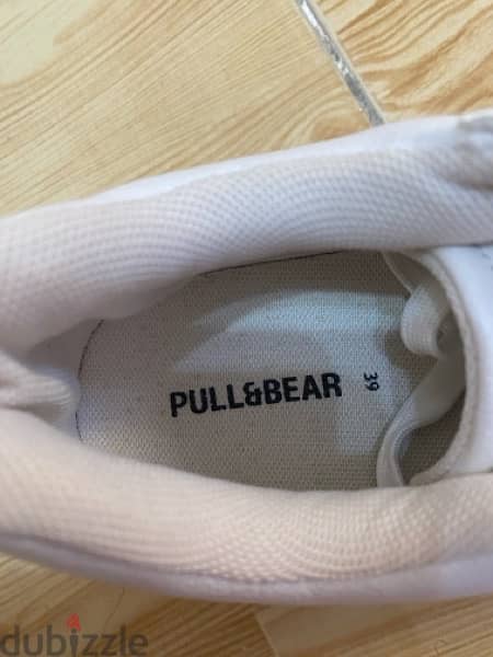 كوتشى حريمى pull and bear 3