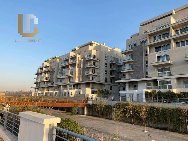 شقة للبيع موقع مميز تكملة أقساط ريسيل ماونتن فيو اي سيتي التجمع الخامس Resale Mountain View I city New Cairo 5