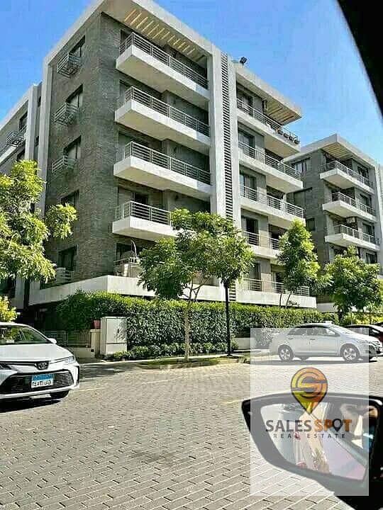 With a 42% discount, a luxurious duplex penthouse for sale in Taj City, First Settlement, in front of Kempinski and Porto Cairo 3