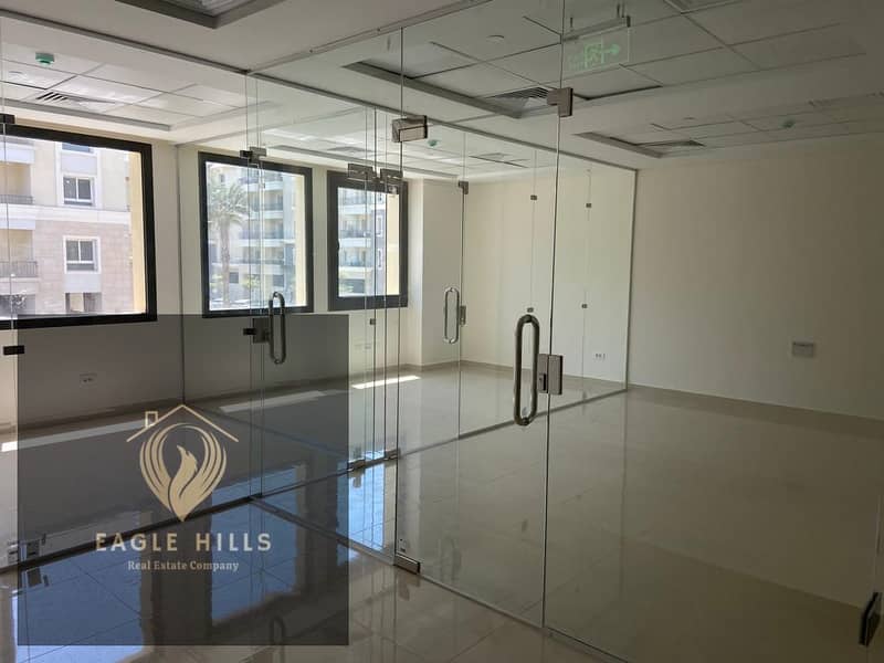 مكتب اداري في مفيدا بيزنس بارك لايجار متشطب الترا لوكس ومتقسم office for rent in mivida bussiness bark 4