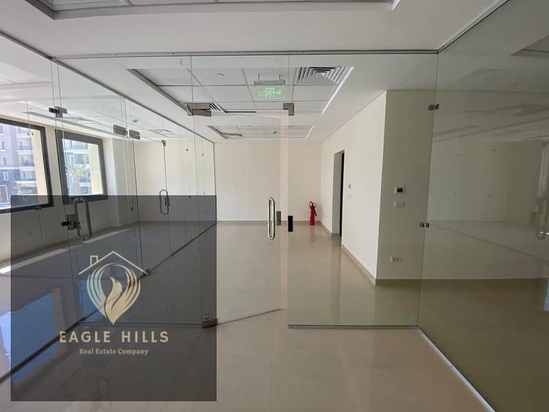 مكتب اداري في مفيدا بيزنس بارك لايجار متشطب الترا لوكس ومتقسم office for rent in mivida bussiness bark 5