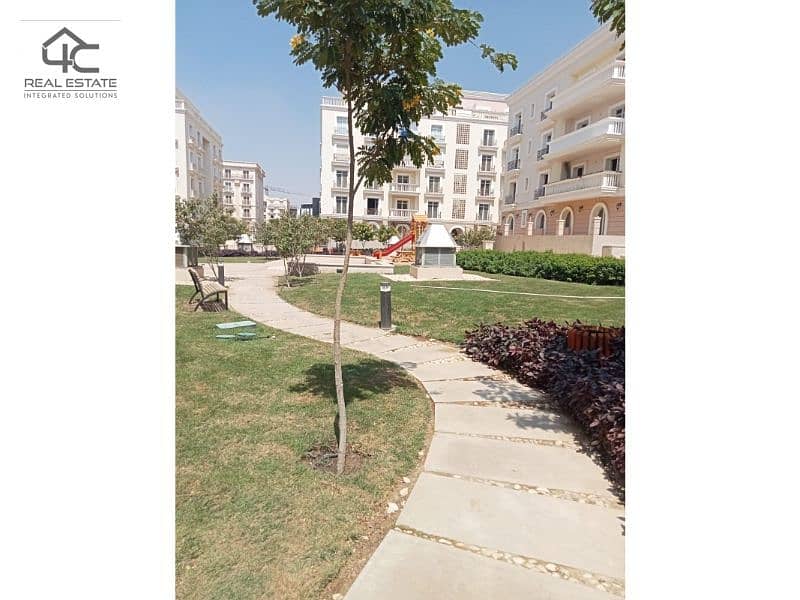 Apartment 144 m corner ready to move prim location view landscape with lowest Price in Hyde park new cairo 2