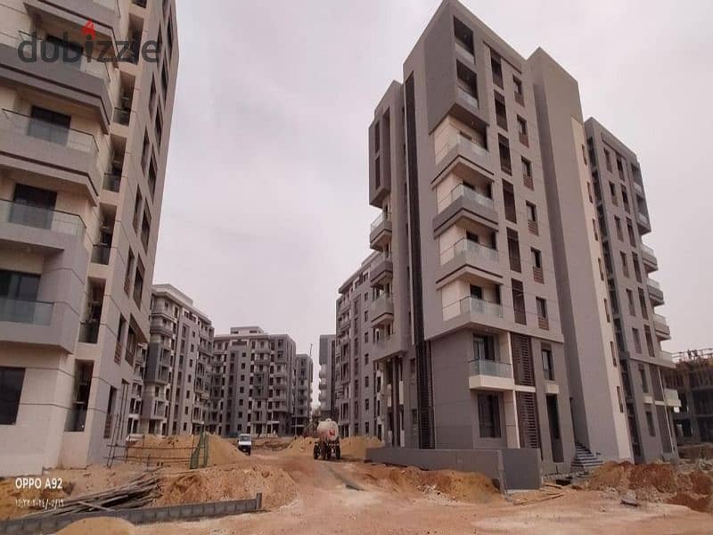 شقة 3غرف للبيع متشطبة بالكامل في العاصمة الادارية امام النهر الاخضر بلو فيرتFinished 3BR Apartment for sale New Capital front of Green River Bleu Vert 6