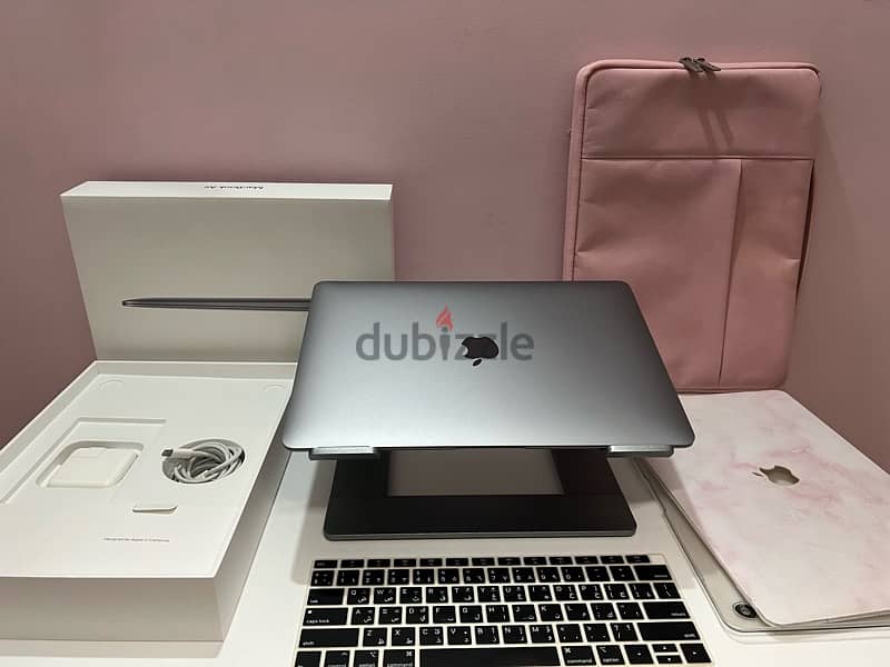 MacBook Air 2020, 13.3 inch, with accessories 0