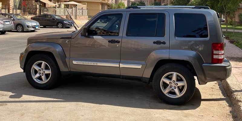 Jeep Cherokee 2010 5