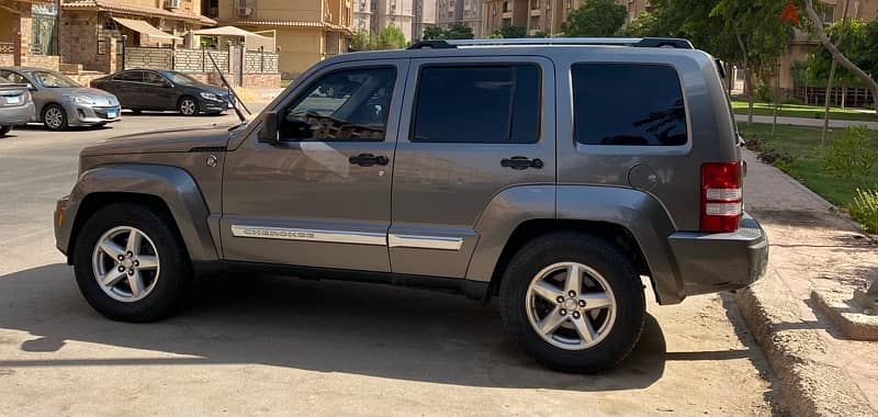 Jeep Cherokee 2010 6