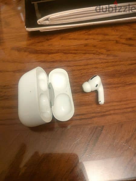 Apple AirPods Pro 0