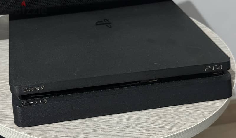 playstation 4 slim 3