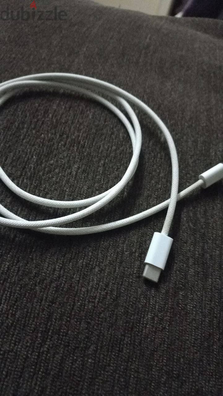 Apple Lightning to USB-C Cable (1 m) 2