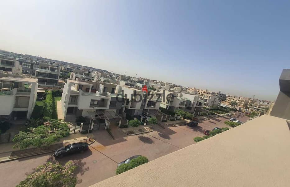 Penthouse 157m for rent in Fifth square Marasem new cairo 9