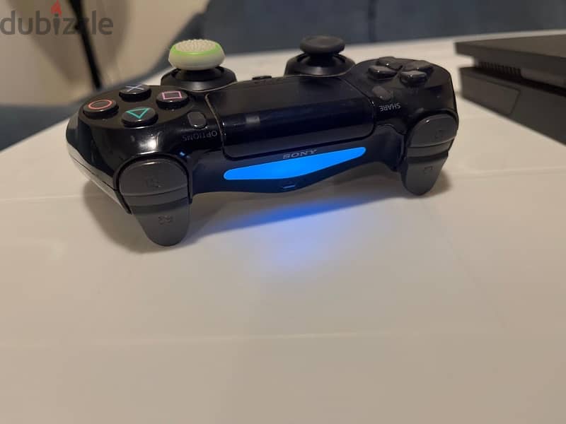 PS4 slim for sale بلايستيشن سلم ٤ للبيع 3