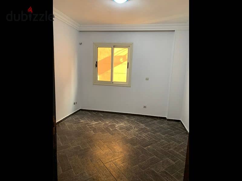 Apartment for Rent in The 10th District    شقه للايجار في الحي العاشر جانب مرور الشيخ زايد 1