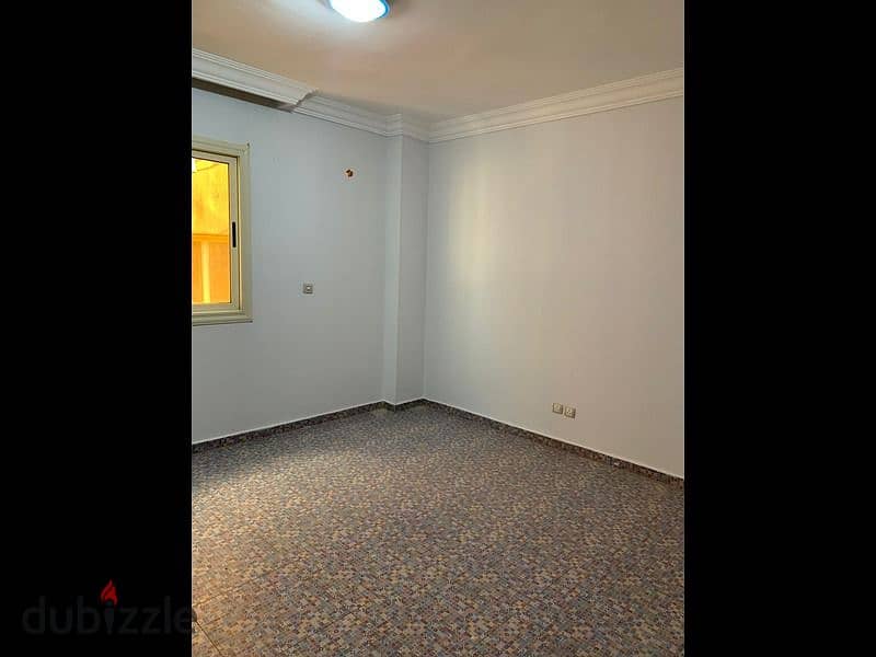 Apartment for Rent in The 10th District    شقه للايجار في الحي العاشر جانب مرور الشيخ زايد 8