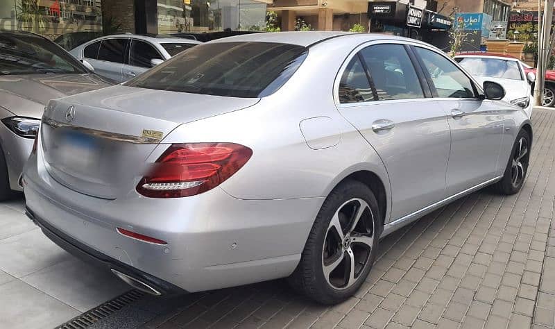 Mercedes E200 sport 2020 - مرسيدس فابريكا بالكامل حالة شاذة 3