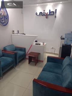 Clinic for rent, 111 square meters, 4 rooms, in a distinguished medical mall, directly on Route 90 - finished and with air conditioning, in the Fifth