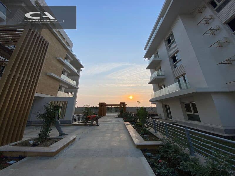 Apartment in Garden 60 in Mountain View iCity October | With a 10% down payment In installments over the longest repayment period A distinctive view o 16