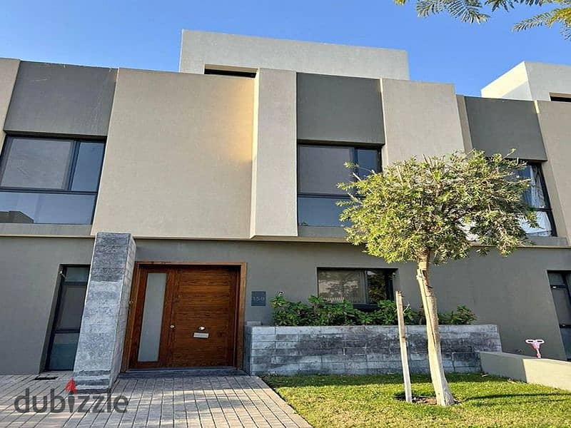 Townhouse 160 sqm for sale in El Shorouk, directly in front of the medical center in Al Burouj Compound 8