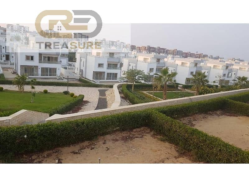 Twin house for rent in El Koronfel Heights super lux 330m . 19