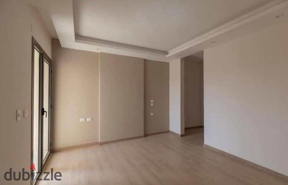 Apartment with immediate receipt for sale, super luxurious finishing, in the Fifth Settlement, near the American University, The Address East Compound 4