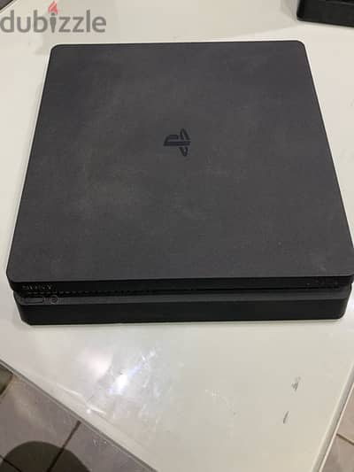 جهازين ps4 slim وارد الكويت استخدام شخصى بحالة جيدة