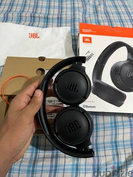 سماعهJBL 520BT  مستعمله خمس ايام يعتبر جديده 1