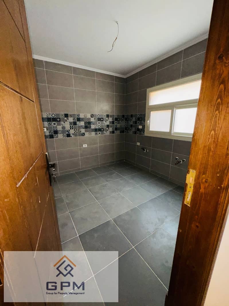 Under market price Apartment with garden for sale in  Promenade Wadi Degla - New Cairo (immediate delivery) 3