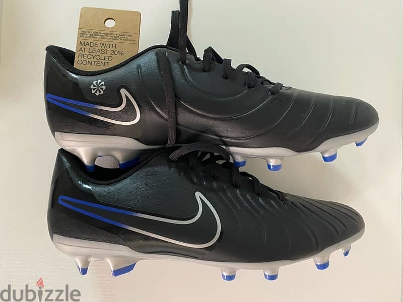 جزمة كرة قدم نايكي اصلية مقاس ٤٣ nike legend 10 club FG football boots 1