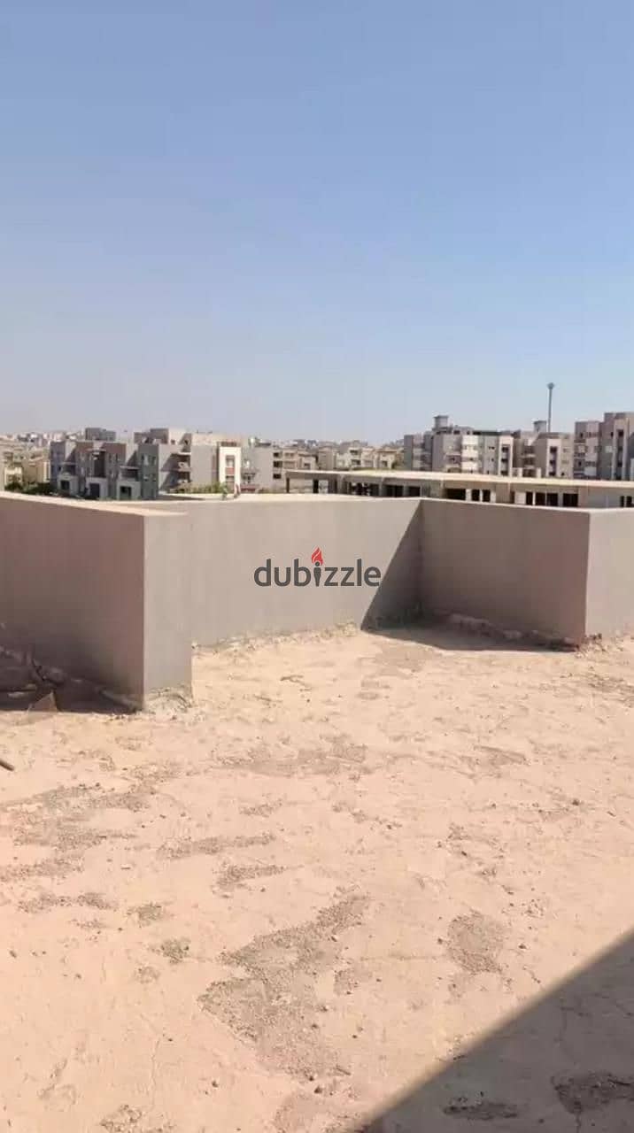 Penthouse 227 meters + roof 120 meters for sale in Zayed Regency Compound, Sheikh Zayed 6