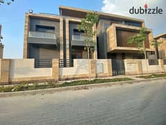 فيلا للبيع بأقل سعر  بتاج سيتي امام المطار بالتجمع الأول Villa for sale infront of airport in fifth settl