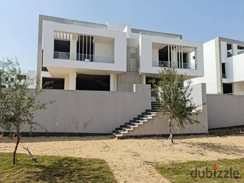 Town corner villa 439 meters for sale in Joulz Compound, delivery for two months, with a distinctive view 6