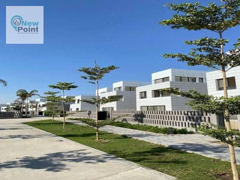 For a limited time, own a 310 m standalone villa in front of the International Medical Center in Al Burouj Compound in Shorouk. 7