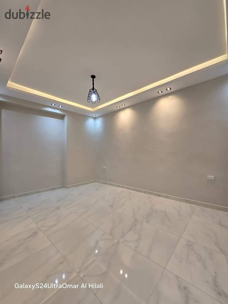 For sale 130m apartment in Via Compound in Sheikh Zayed in installments over 9 years للبيع شقة 130م فى كمبوند فيا مدينة الشيخ زايد بالتقسيط على 9سنوات 3