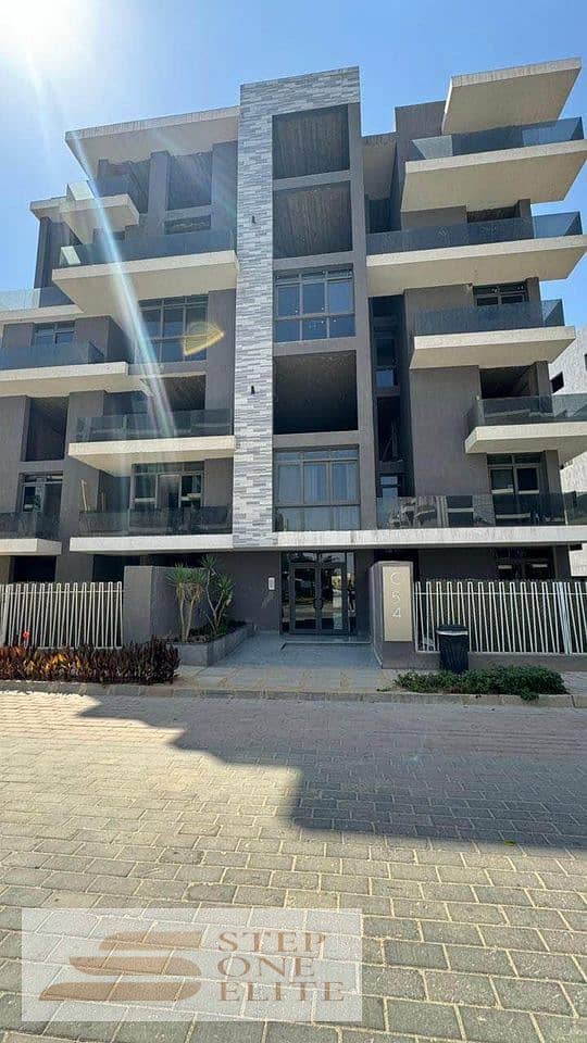 Apartment for sale, 160 m, immediate delivery, in a high-end compound on Al Wahat Road in October, close to Mall of Egypt 2