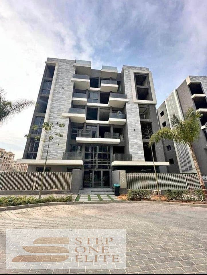 Apartment for sale, 160 m, immediate delivery, in a high-end compound on Al Wahat Road in October, close to Mall of Egypt 4