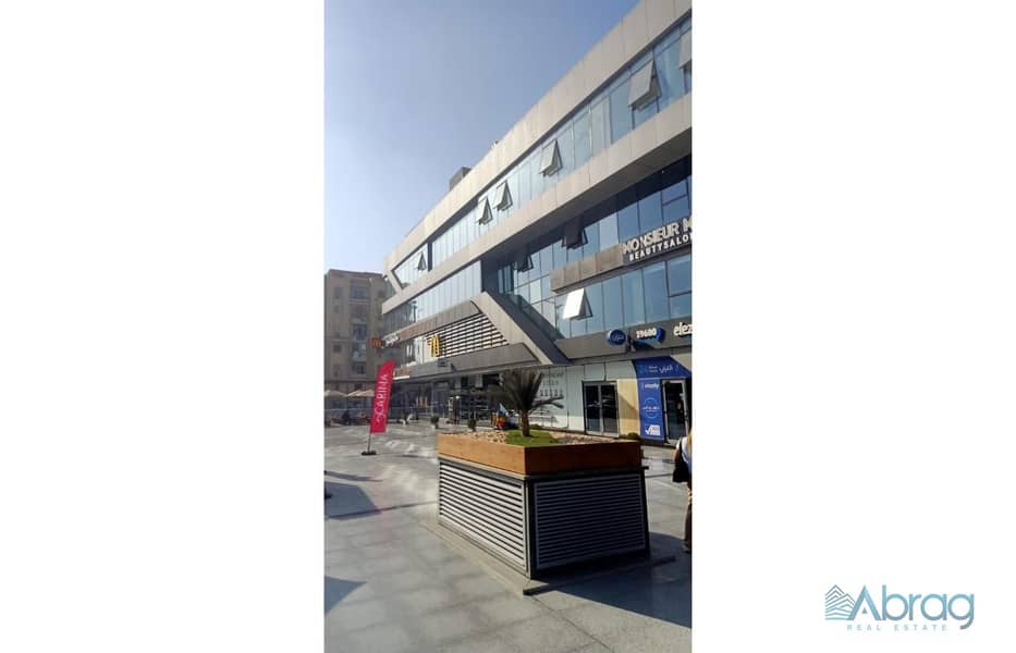 Shop 130m For Sale in The Gate Plaza El Sheikh Zayed immediate delivery DP 30% over 3 YRS 5