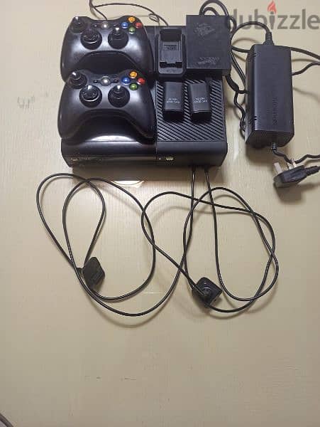 Xbox 360 (وارد من السعوديه)  استعمال خفيف original 0