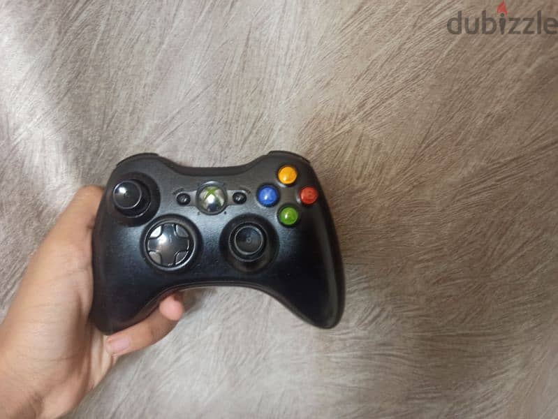 Xbox 360 (وارد من السعوديه)  استعمال خفيف original 2