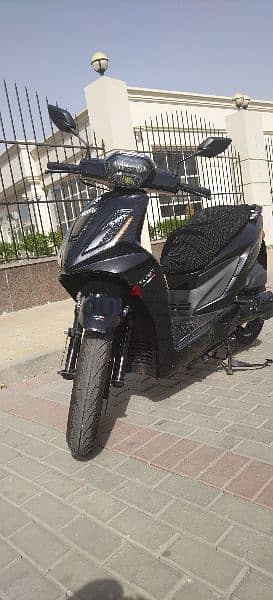 للبيع فيجوري xmax 150cc 4