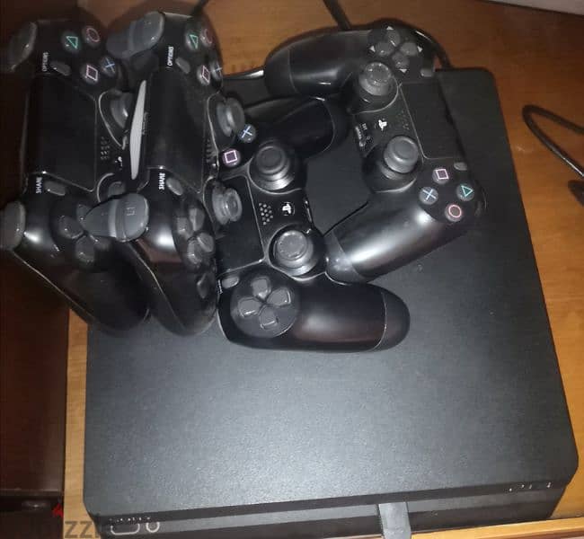 PlayStation 4 slim 1TB متفتحش قبل كدا ps بلايستيشن 1