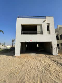 Stand alone villa for sale in The Crown Compound by Palm hills in a the most premium location 4 bedrooms + Living room + Maid's room with bathroom