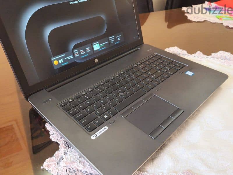 hp zbook 17 g3 للبيع 1