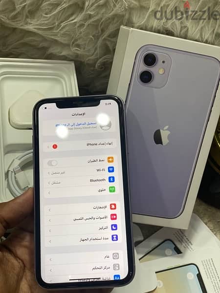 iPhone 11 معاه كل مشتملاته 4