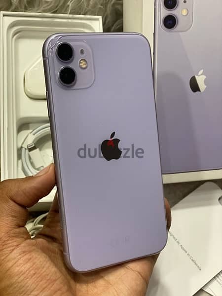 iPhone 11 معاه كل مشتملاته 5